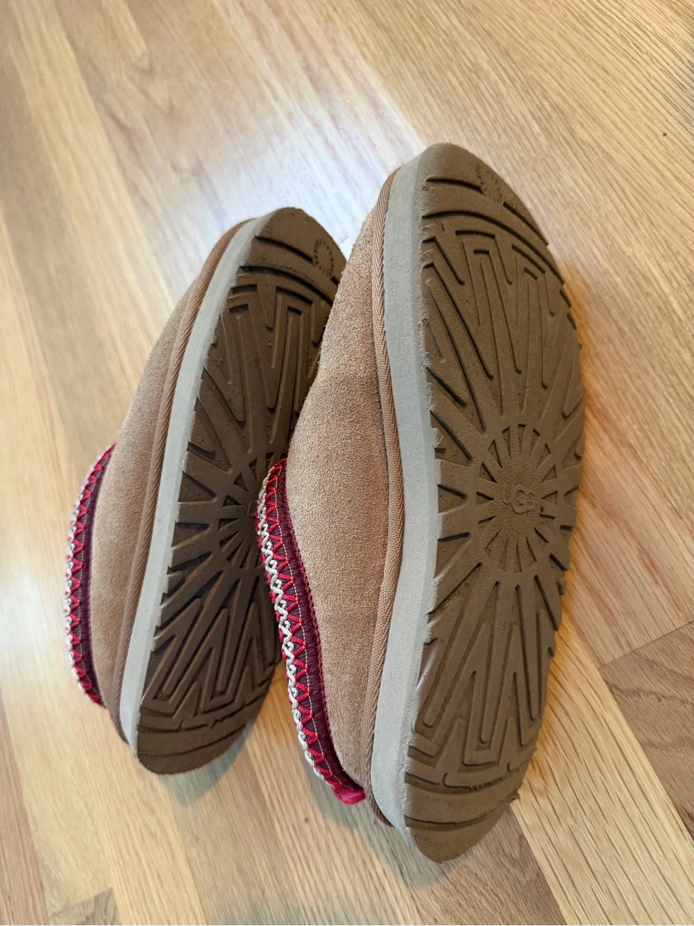 UGG Kids Chestnut Suede Slip-On Slippers with Red Trim
